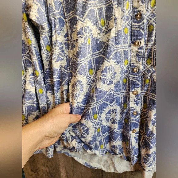 Anthropologie Blue and White Button Down Shirt - Picture 5 of 7